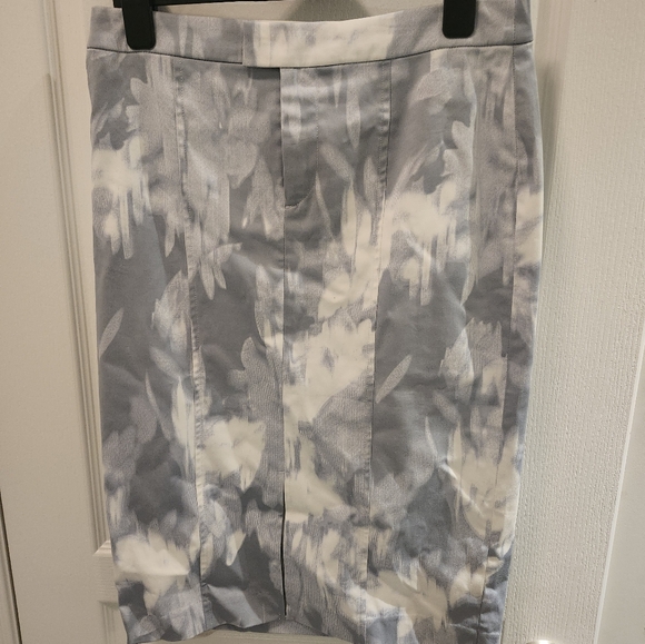 Banana Republic Pencil Skirt NWT Sz 6 - Picture 2 of 7